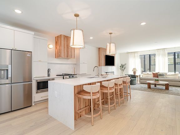 5th image of 542A Rosedale Ave #10