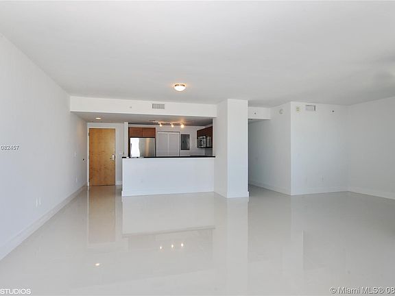 5th image of 244 Biscayne Blvd #2701