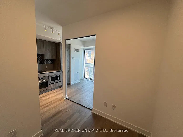5 Lakeview Ave #218 — Photo 7