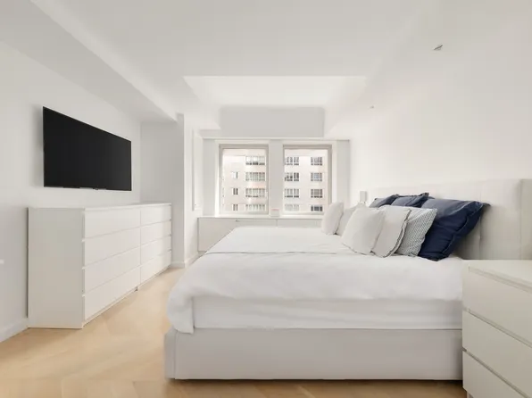 181 East 65th Street image 7 of 10