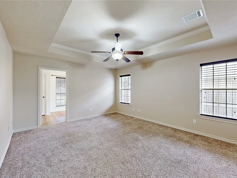 1120 Eagle Ave — Photo 12