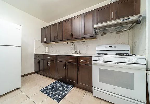 2nd image of 144-11 Sanford Ave #4K