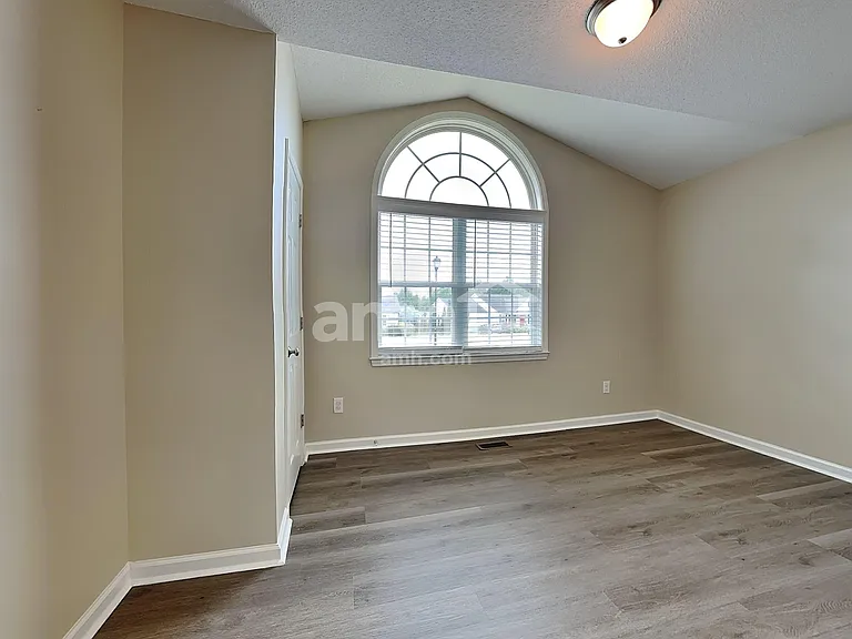 96 Imperial Dr — Photo 15