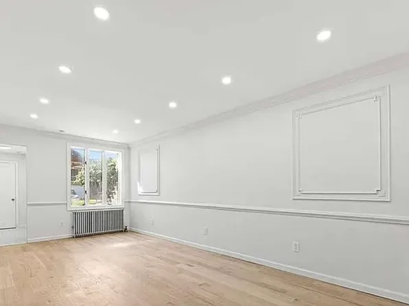 2469 E 28th St Floor 2, Brooklyn, NY 11235