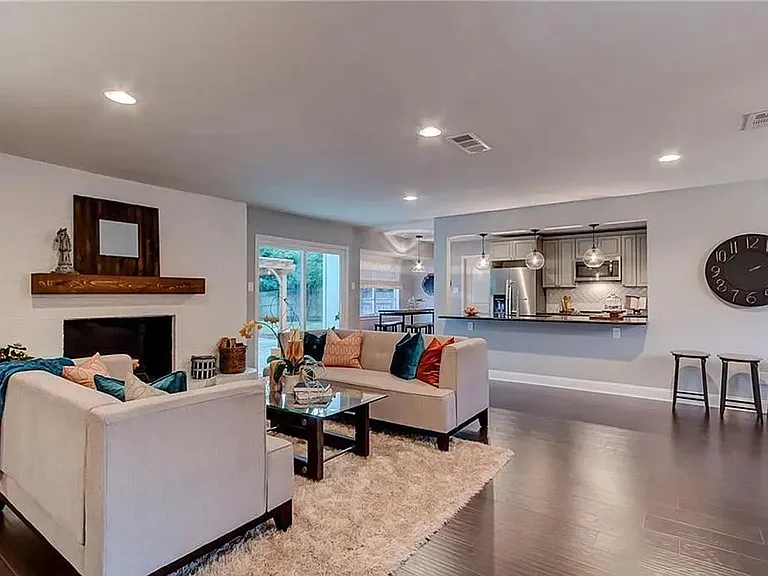 413 W Pleasantview Dr — Photo 4