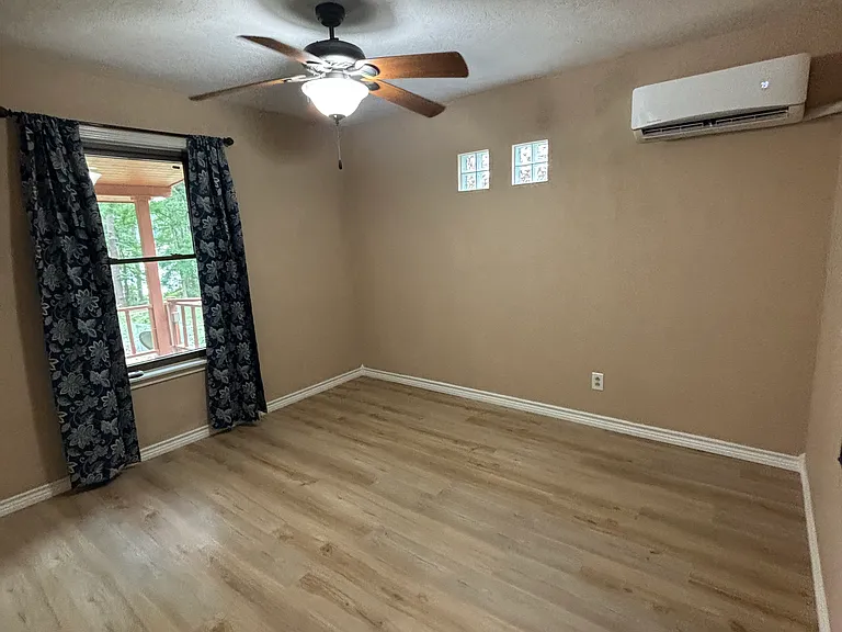 Back Bedroom with Closet