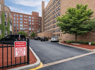 Somerset Place Apartments, Chicago, IL 60640