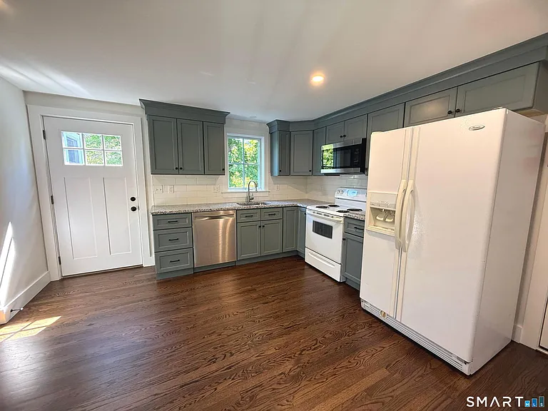 2569 Long Hill Rd #2 — Photo 5