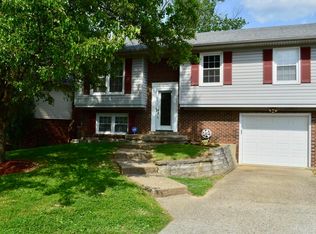 8217 Chickering Way, Louisville, KY 40228