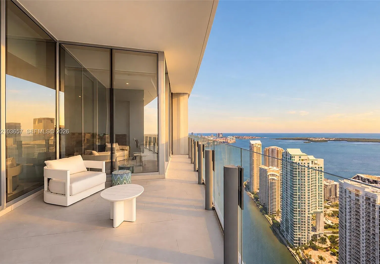 Aston Martin Residences — Photo 3