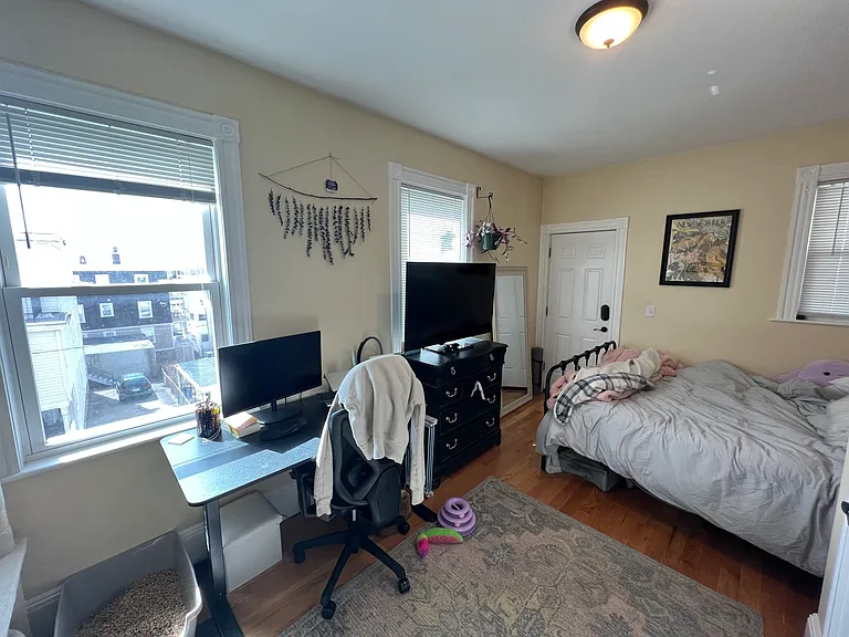 46 Lowell St #2 — Photo 17