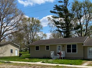 127 Clark St, Chenoa, IL 61726