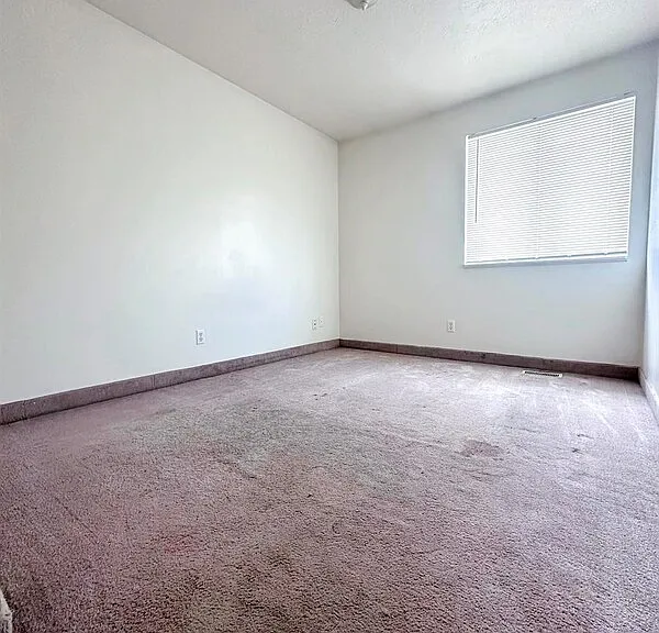 1675 W 100 N #B — Photo 10