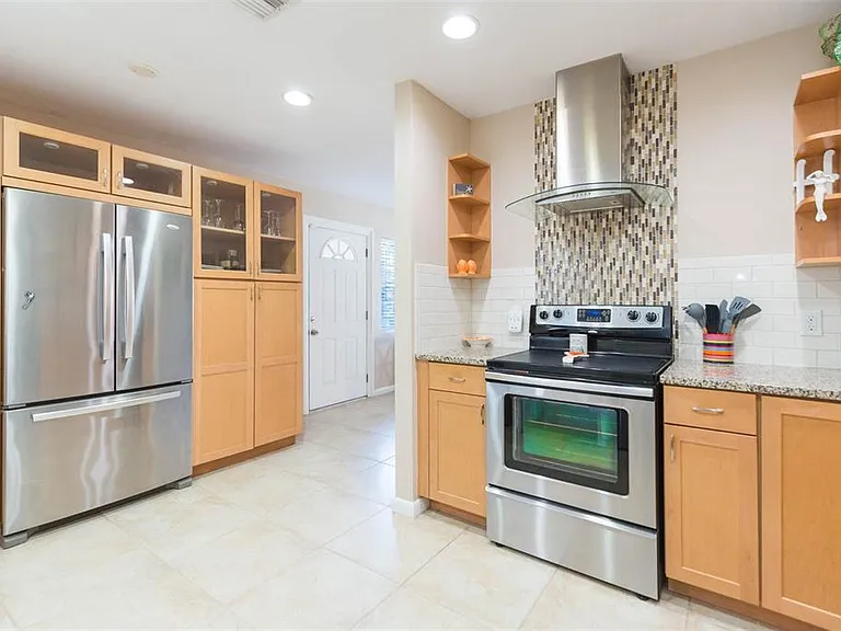 4206 W Wisconsin Ave — Photo 14