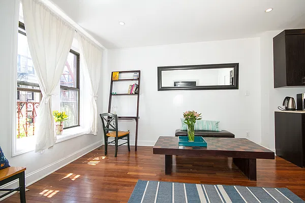 Rented by Oxford Property Group | media 18