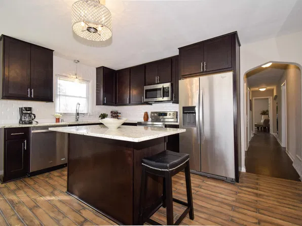 7305 W Howard Ave, Milwaukee, WI 53220