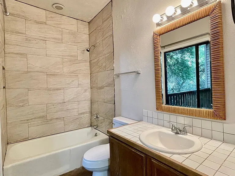 310 Pat Garrison St #B7 — Photo 6