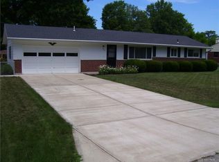 208 Hardacre Dr, Xenia, OH 45385