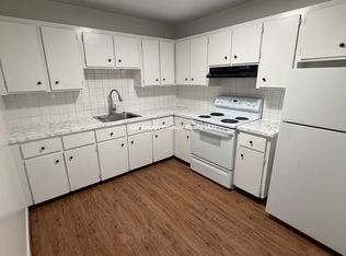 8 Medford St APT 3R, Somerville, MA 02143