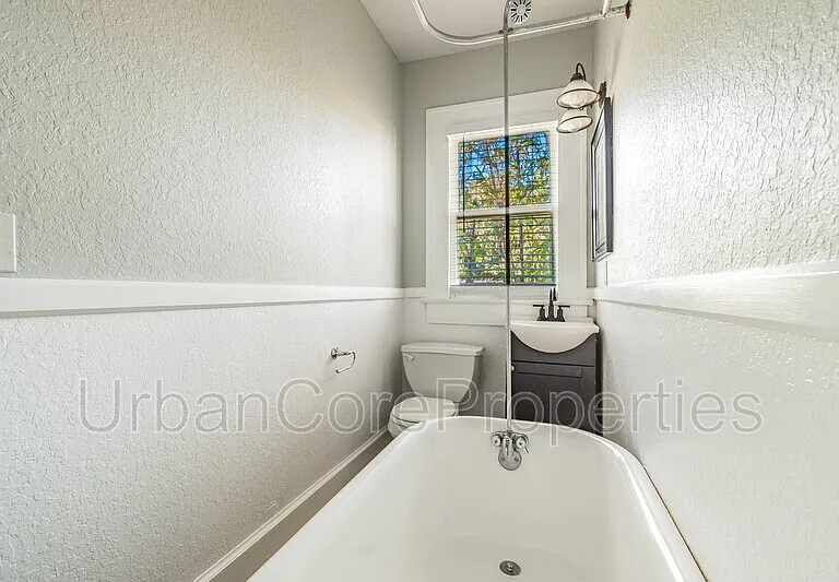 315 7th Ave N #10 — Photo 9