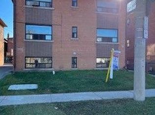 839 Cosburn Ave #202, Toronto, ON M4C 2V9