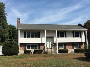 12 Stewart Ln, Beverly, MA 01915