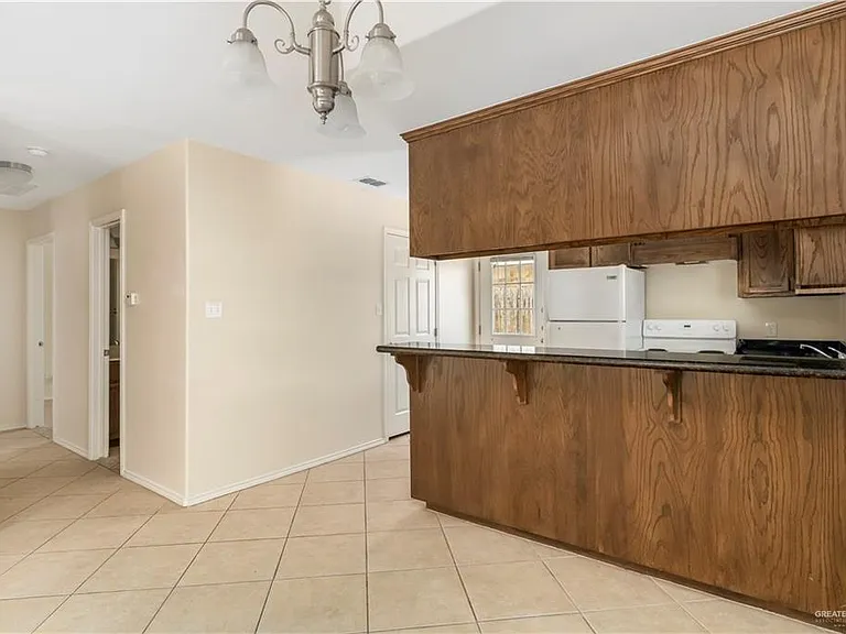 1929 Lacywood Dr — Photo 3