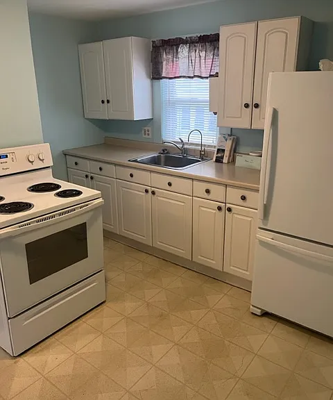 328 Main St #C — Photo 1