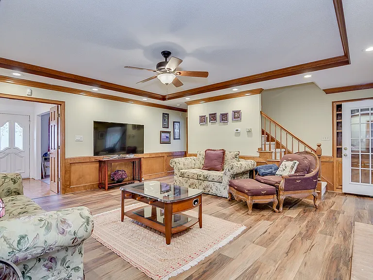 4117 Knollcrest Cir N — Photo 9