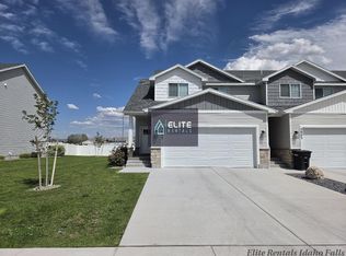 3893 Judy St, Ammon, ID 83406