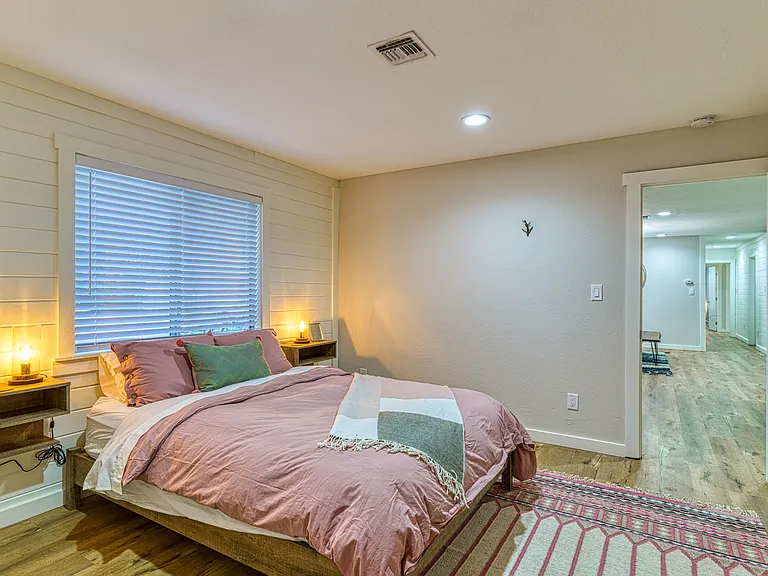 6815 Mount Shasta Ave — Photo 4