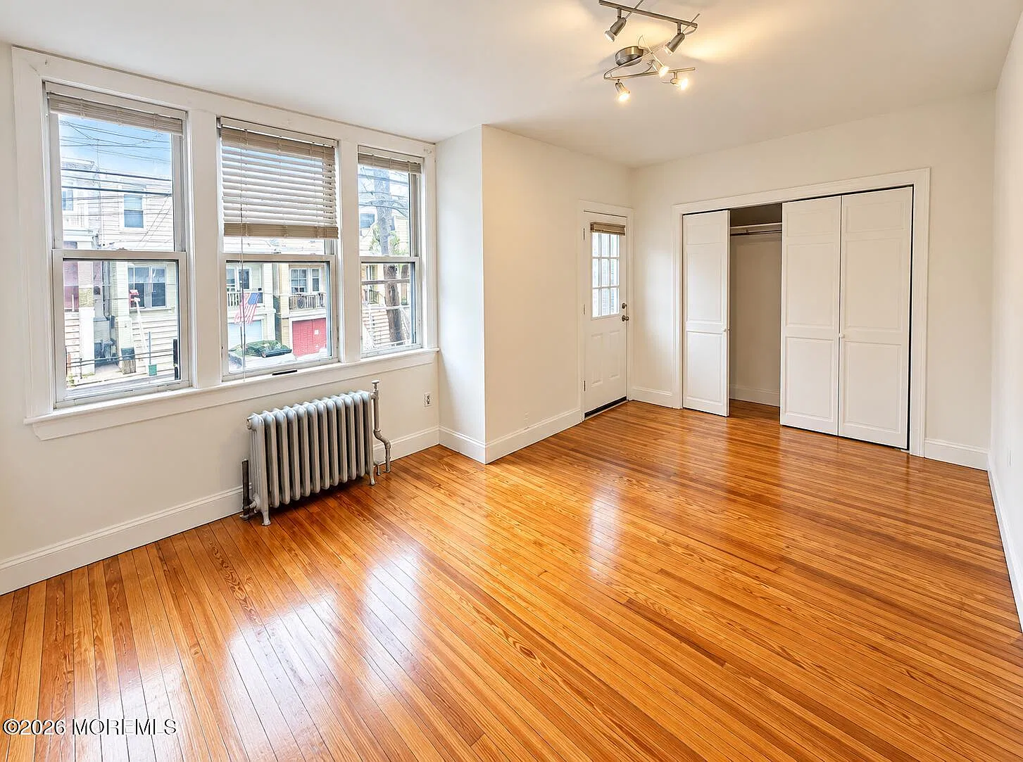 2 bed, 1819 sqft, $2,200 — Photo 2