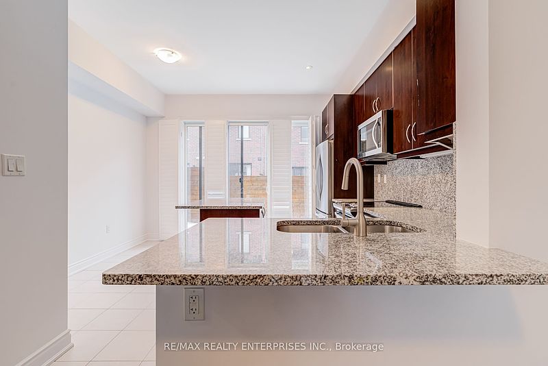 Oakville Townhouse for rent - 3 Bedrooms — photo 7