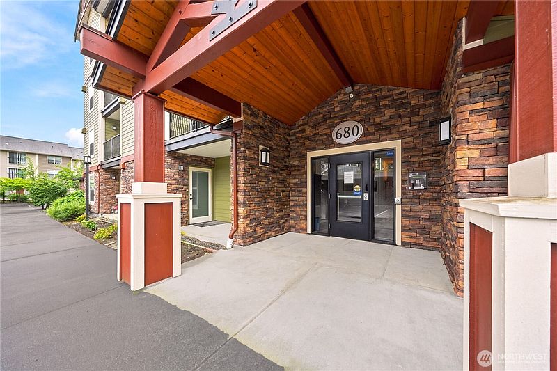 2nd image of 680 32nd Street #C308