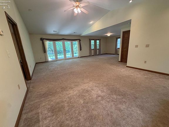 3rd image of 19 Ridgewood Dr