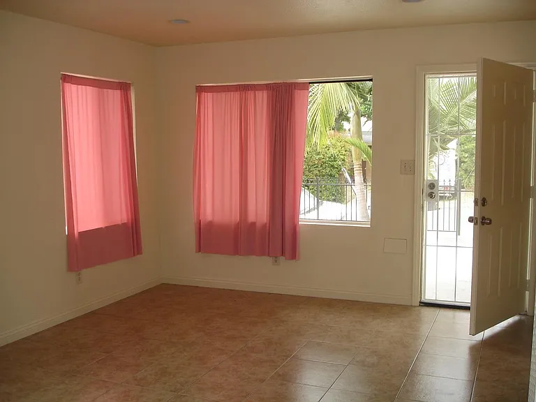 5857 Lynn St — Photo 5