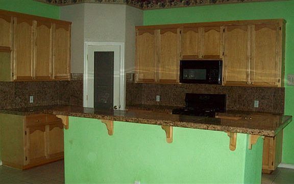882 Ida Way - Kitchen