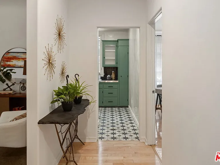 1345 N Hayworth Ave #2 — Photo 4