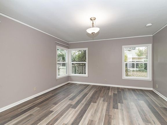 5th image of 720 E Terrace Ave