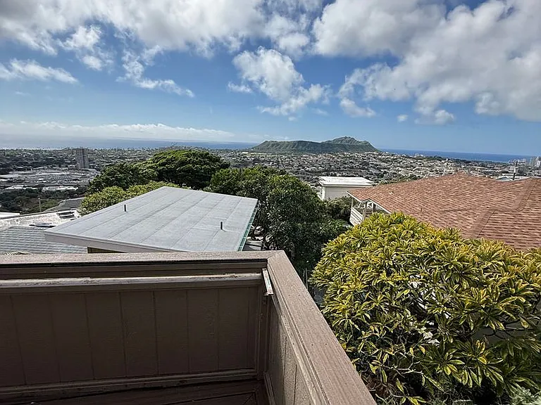 1617 Paula Dr — Photo 4