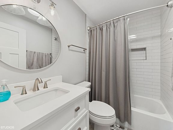 2nd image of 100 S Vail Ave APT 306