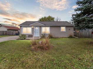 1021 Coolidge Dr, Grand Blanc, MI 48439