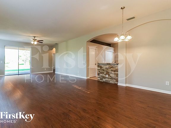 3rd image of 7948 Foxgrove Dr