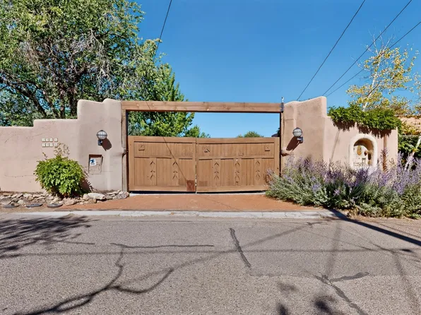230 Irvine St APT A, Santa Fe, NM 87501