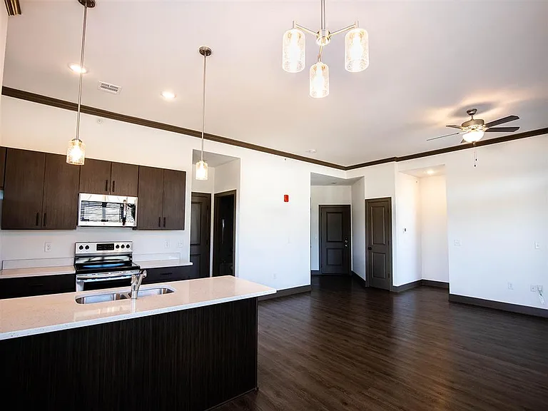 15310 Trailside Dr — Photo 26