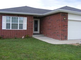 1525 Danielle Dr, Lebanon, MO 65536