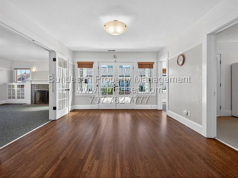612 Petaluma Blvd S — Photo 13