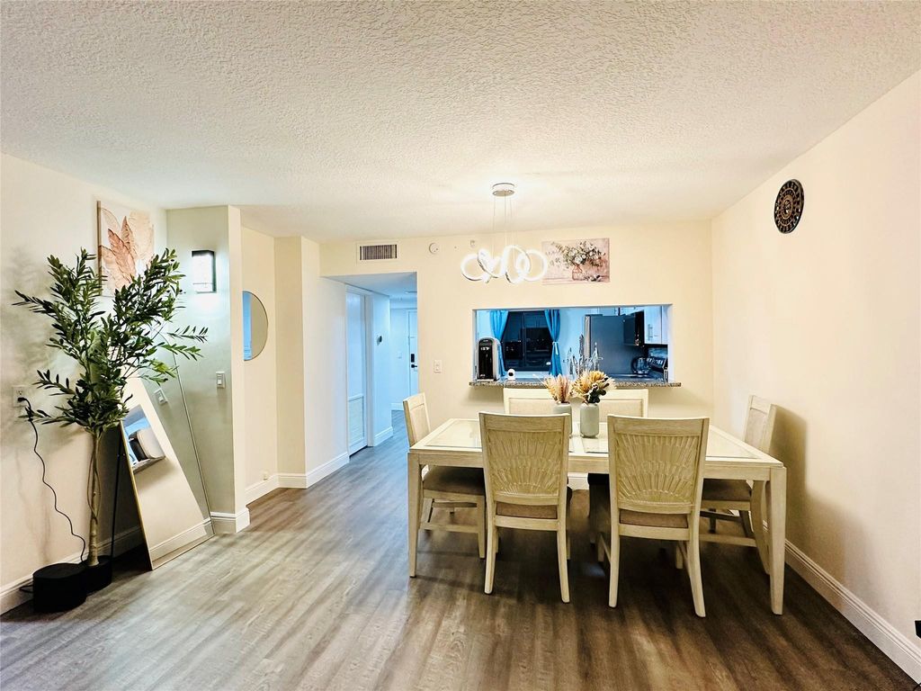2200 S Cypress Bend Drive #802, photo 4