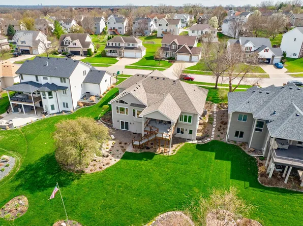 9119 Lenham Dr, Johnston, IA 50131