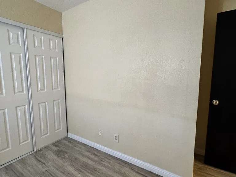 4300 El Como Way — Photo 13